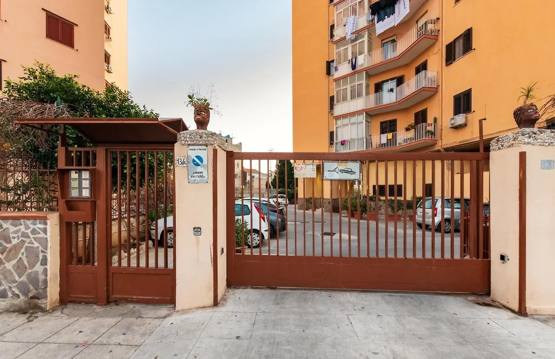 Casa De Paoli - Vista Mare Arenella, Palermo Con Parcheggio Privato-1